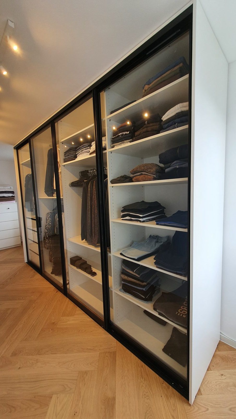Schiebetürenschrank